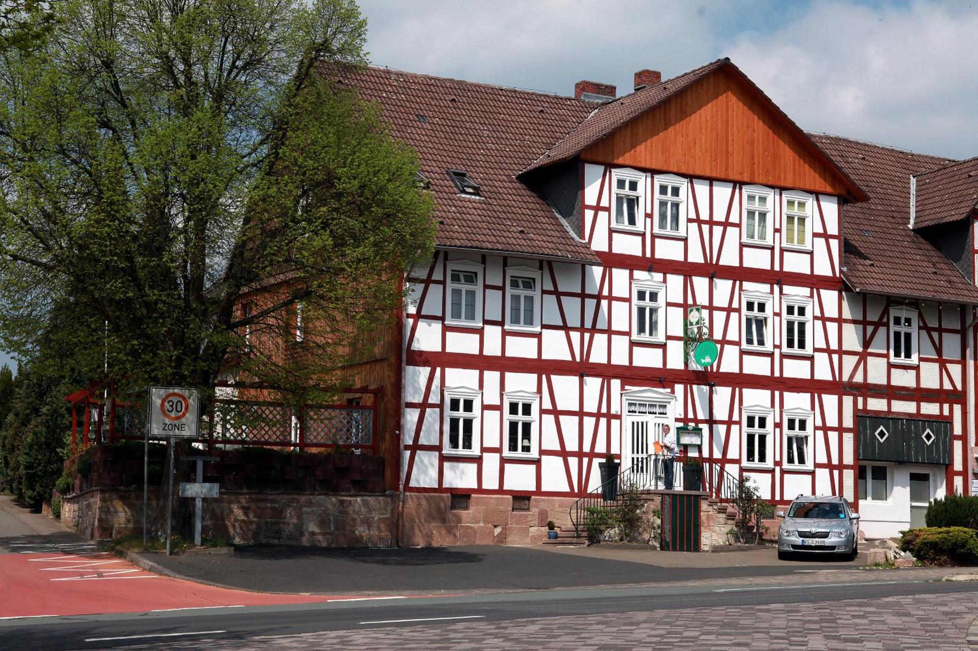 ホテル Ehlener Poststuben Habichtswald エクステリア 写真
